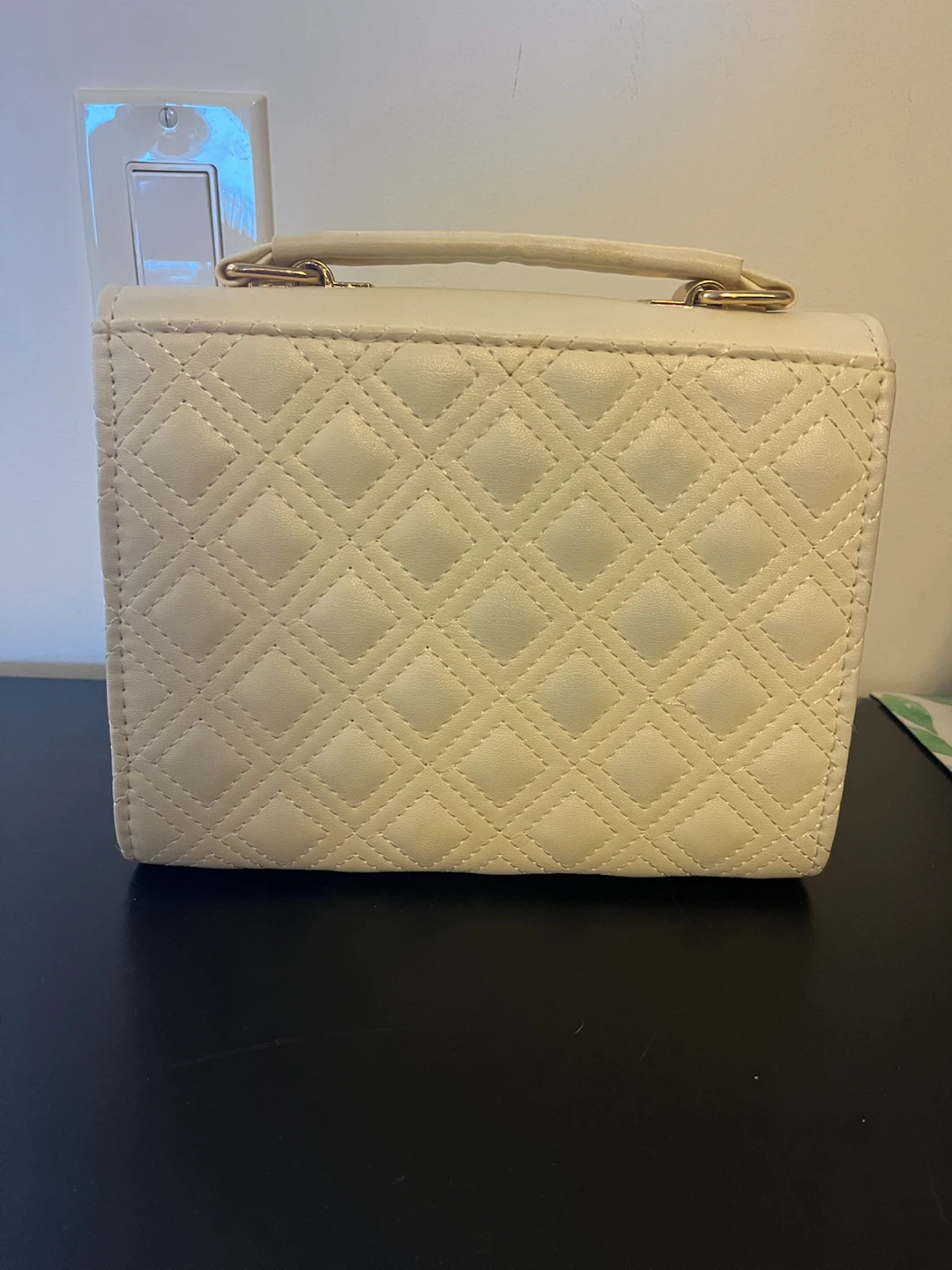 White Quilted Handbag with Gold Clasp - photo 2
