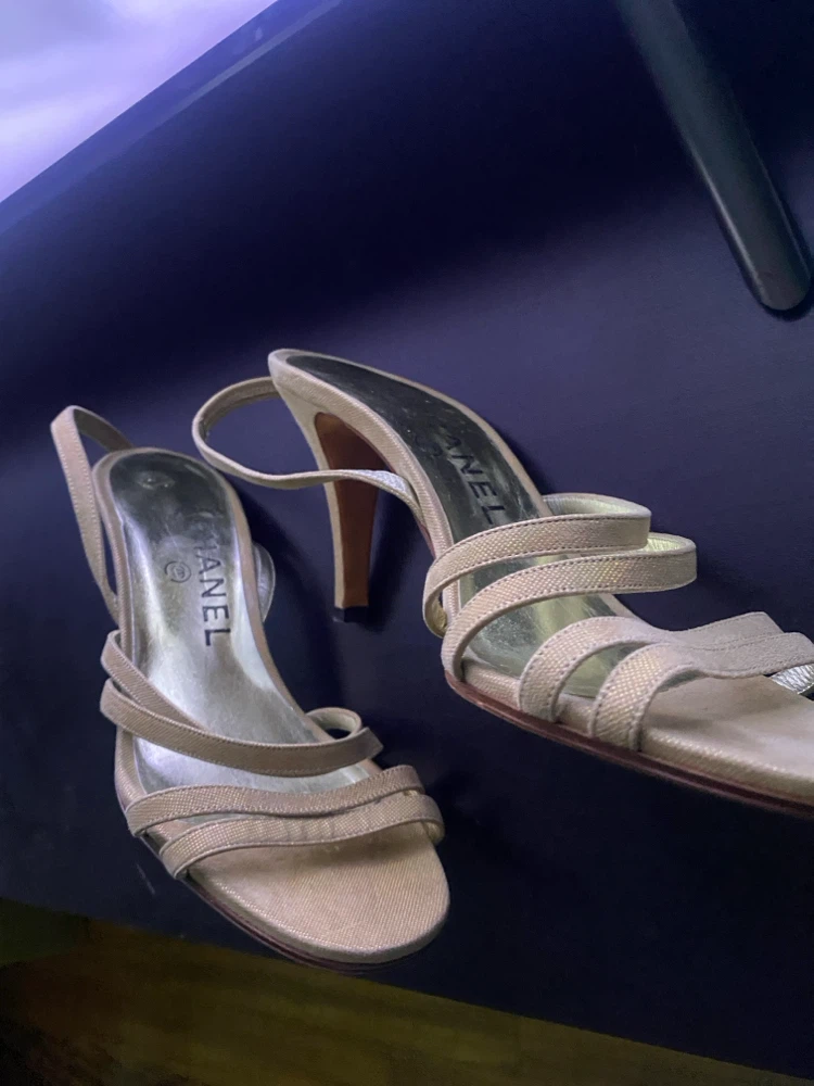 Chanel Slingback Heels - photo 2