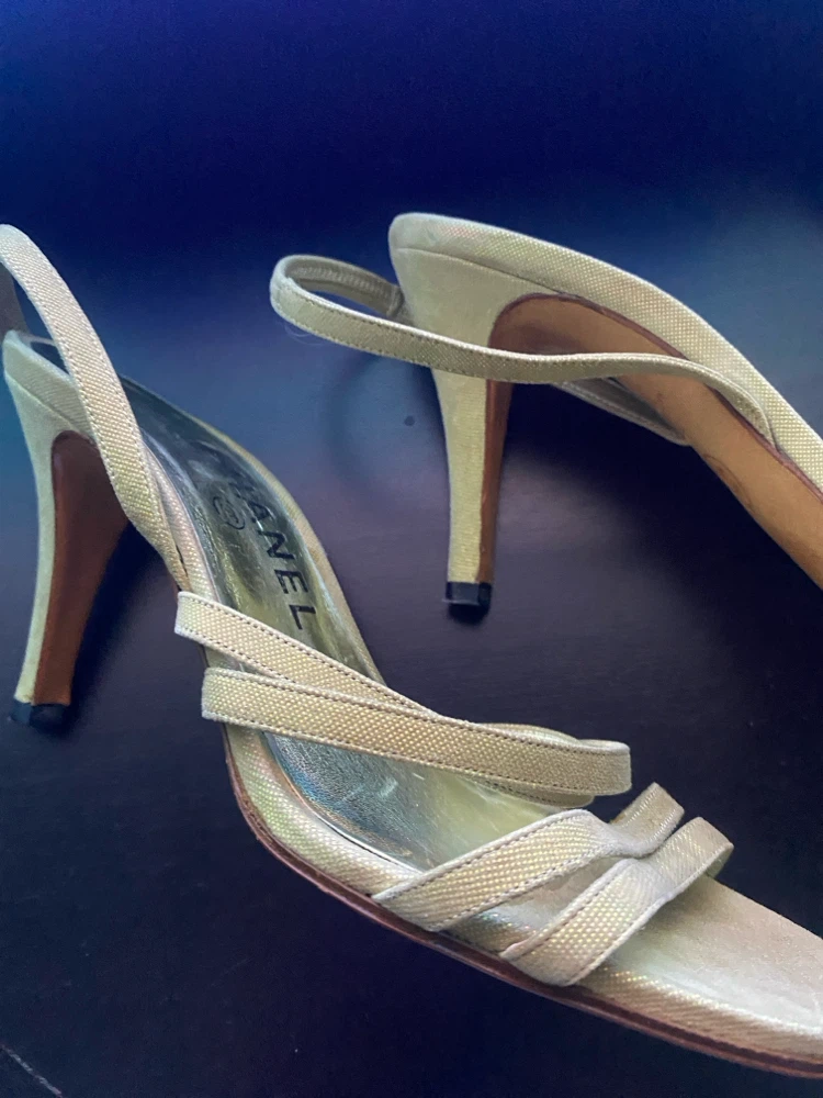 Chanel Slingback Heels - photo 4
