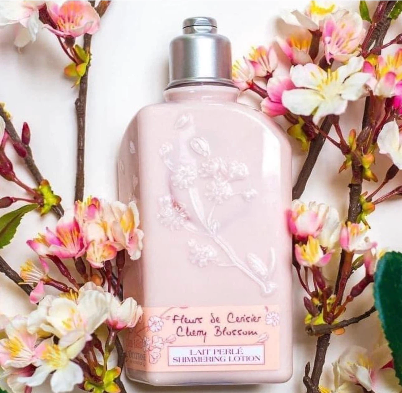 L'Occitane Cherry Blossom Shimmering Lotion 500 mL - photo 2