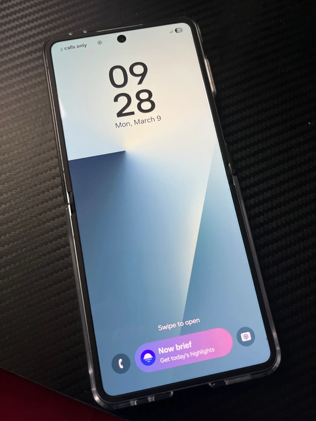 Samsung Galaxy Flip 7 - photo 2