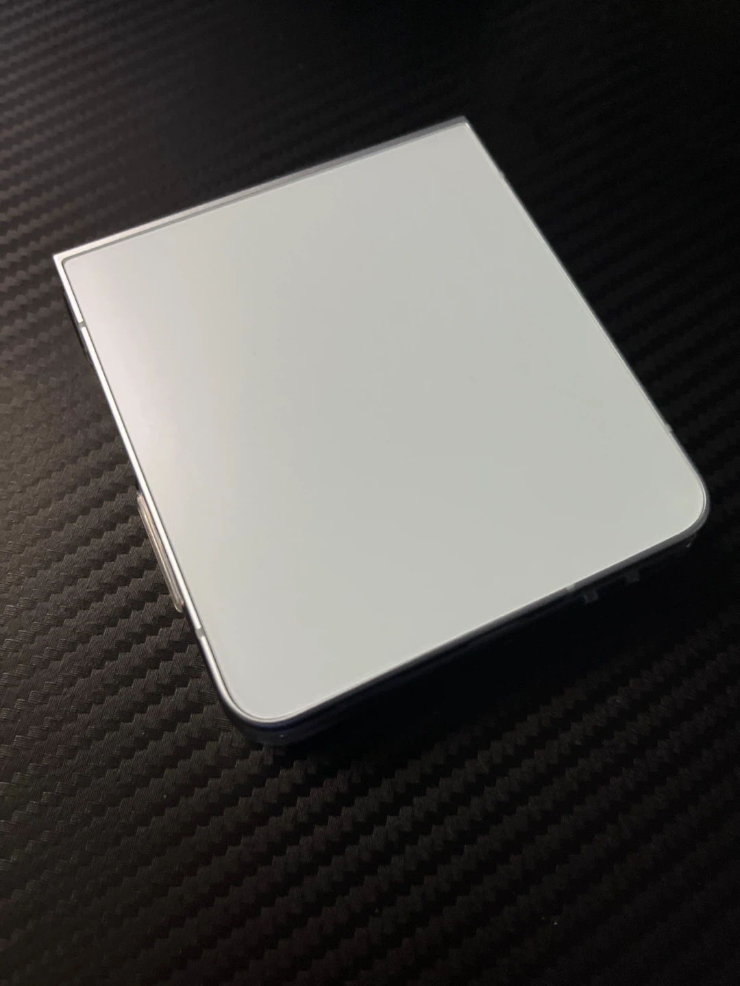 Samsung Galaxy Flip 7 - photo 3