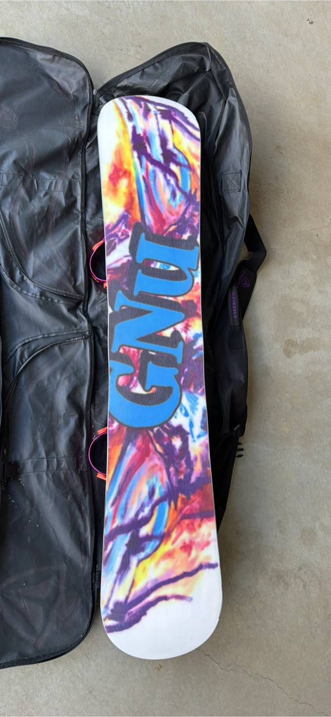 PRACTICALLY NEW - GNU 149 Snowboard incl Technine Bindings - photo 2