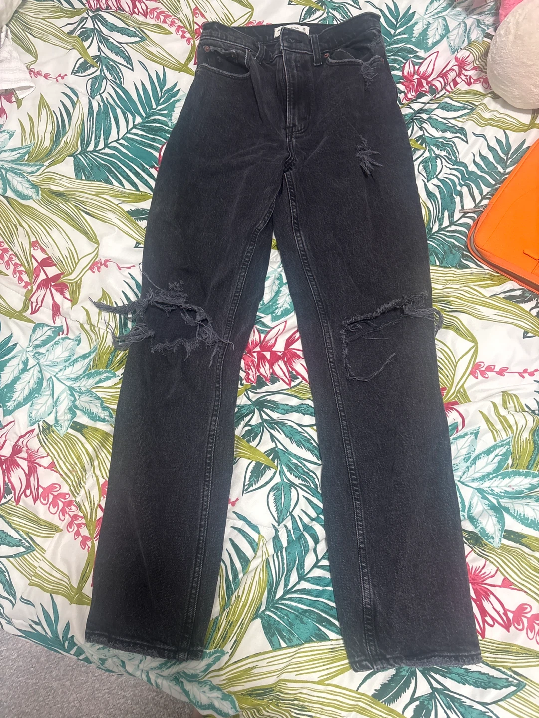 Abercrombie & Fitch "The '90s Straight" Ultra High Rise Jeans