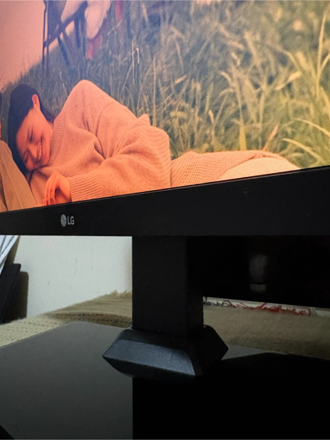 LG 22 Inch Monitor - photo 3