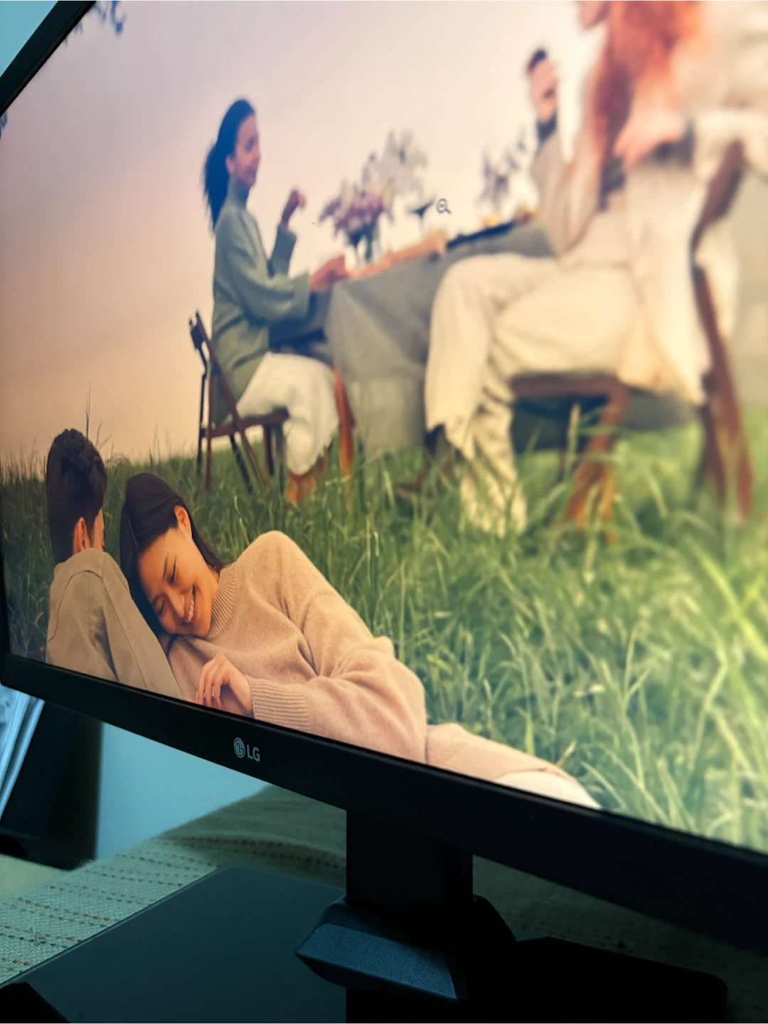 LG 22 Inch Monitor - photo 4