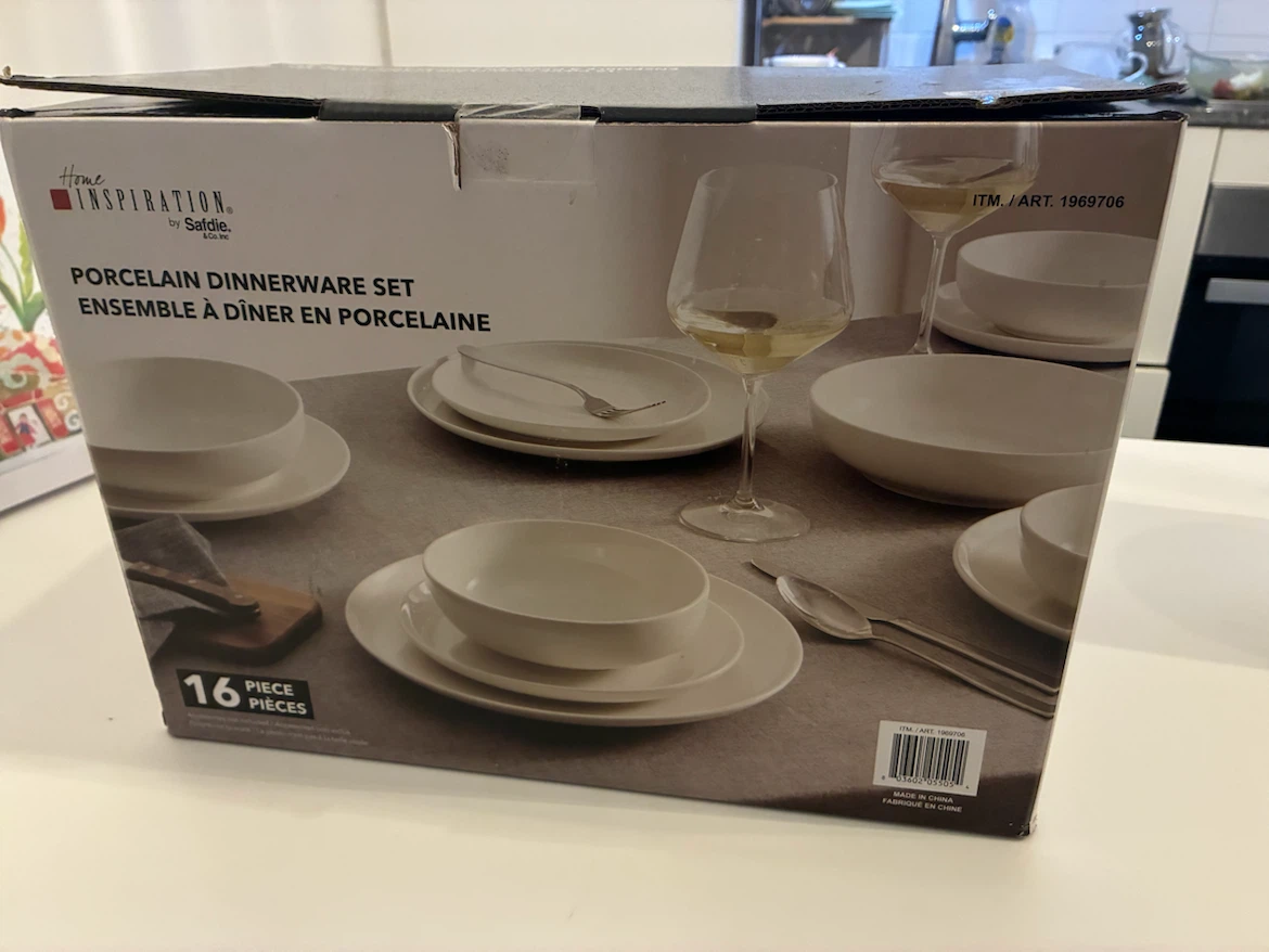Brand new Set of Dishes.16-Piece Porcelain Dinnerware Set