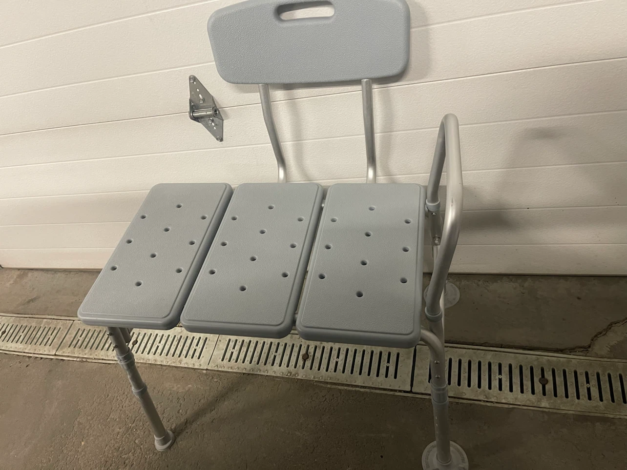 Adjustable Bath Seat with Backrest and Arms