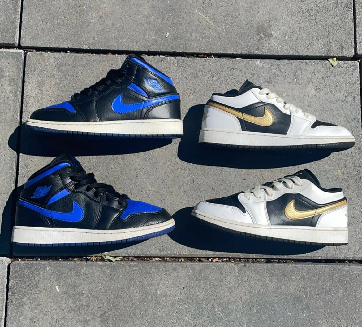 Size 5.5y Jordan 1s 20$ each!