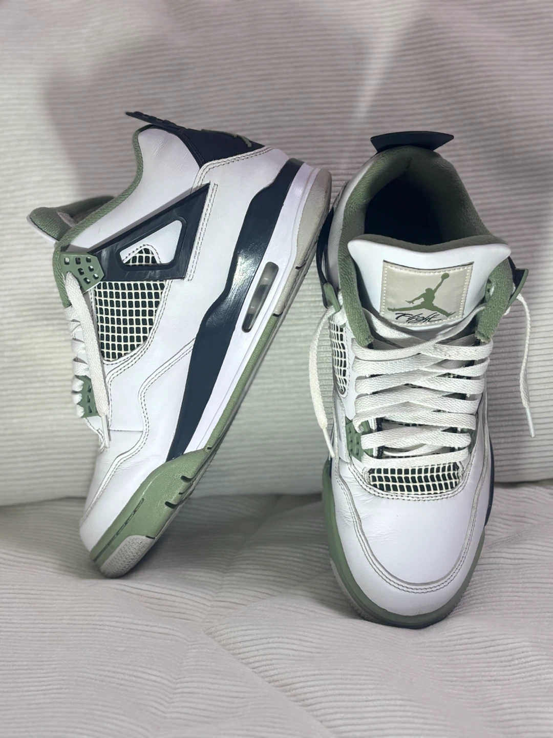 Jordan 4- SeaFoam Green- Size 11W/9.5M - photo 2