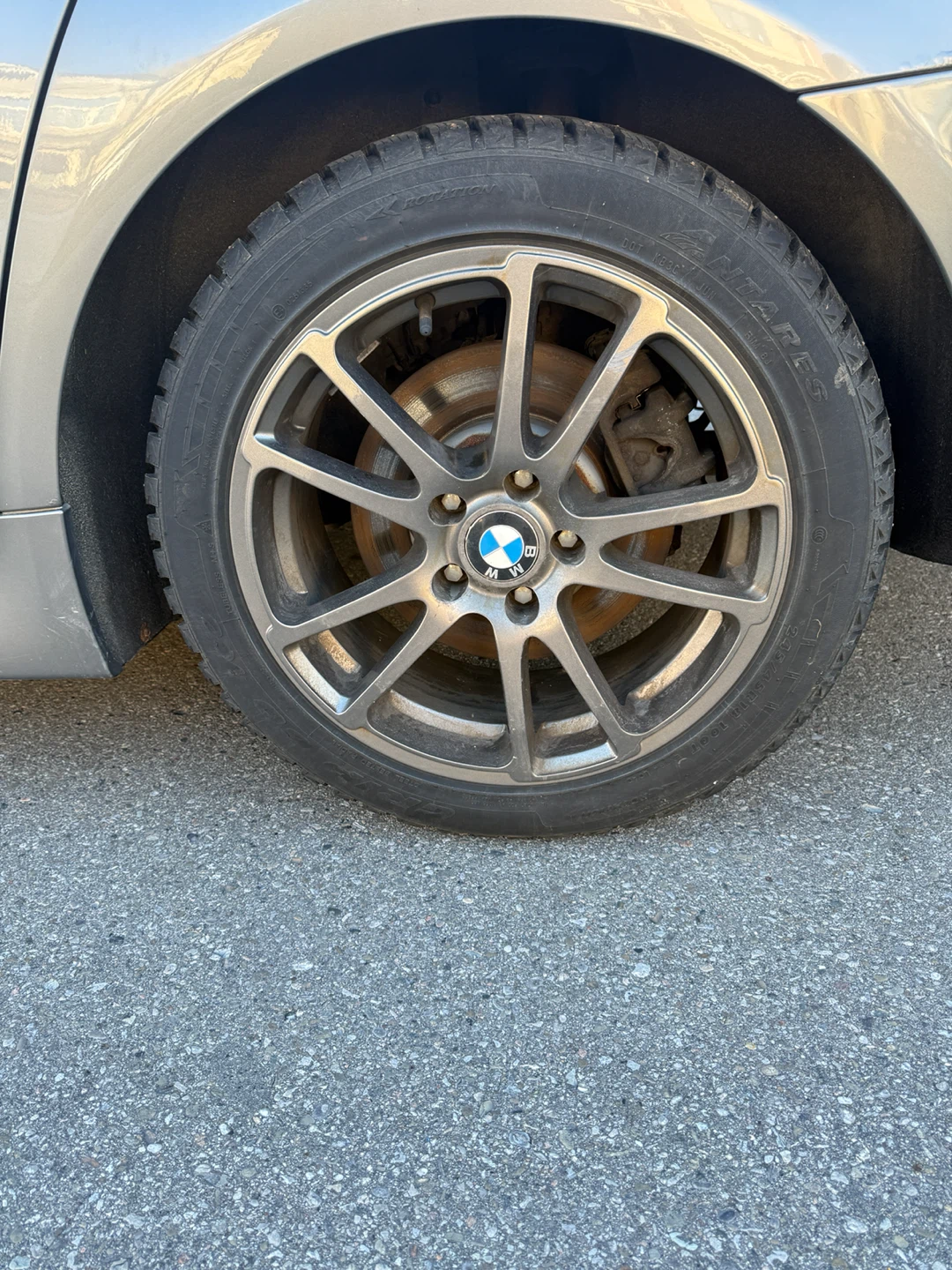 BMW 528i Sedan - photo 5
