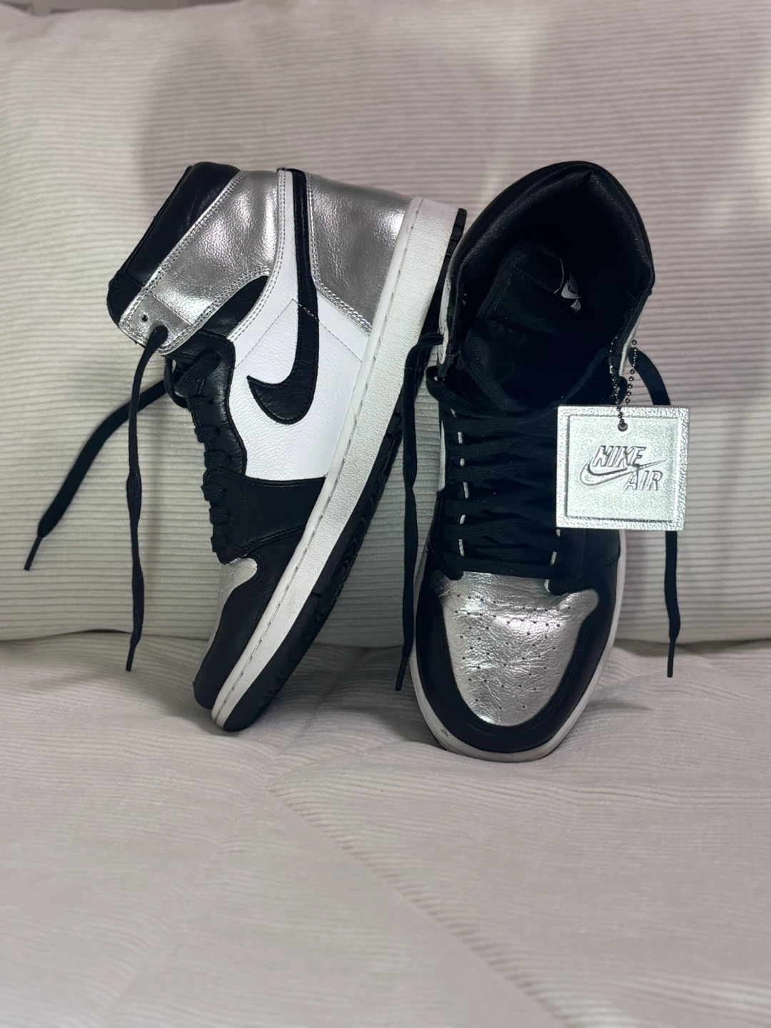 Jordan 1- Retro High Silver toe- Size 11W/9.5M