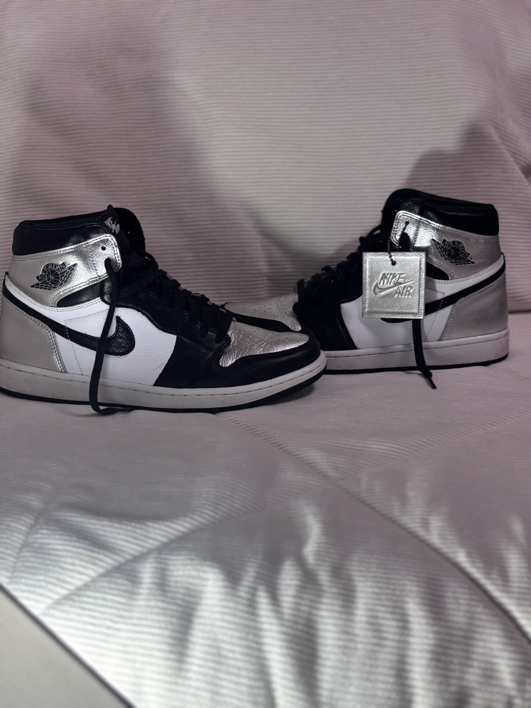 Jordan 1- Retro High Silver toe- Size 11W/9.5M - photo 2