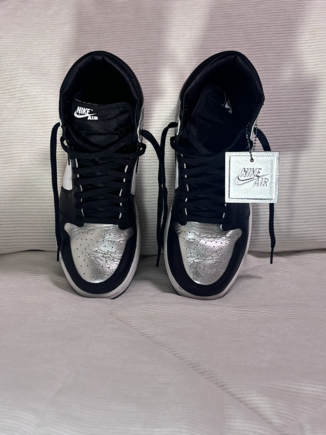 Jordan 1- Retro High Silver toe- Size 11W/9.5M - photo 3