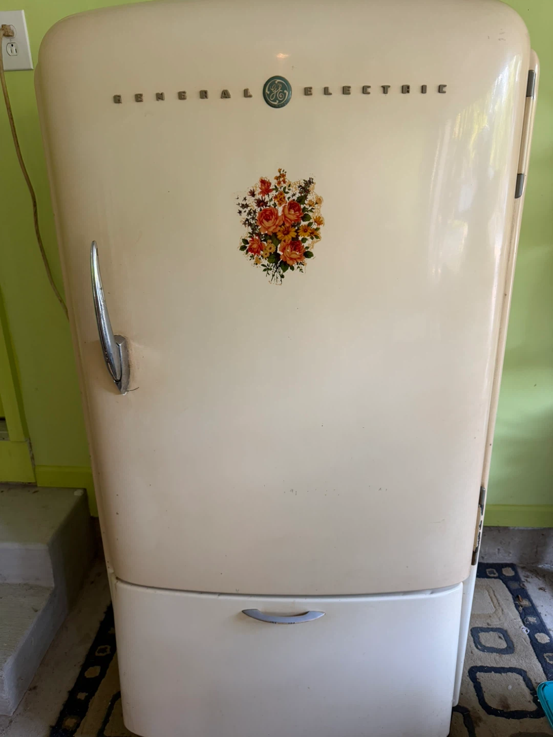 Vintage GE General Electric Refrigerator