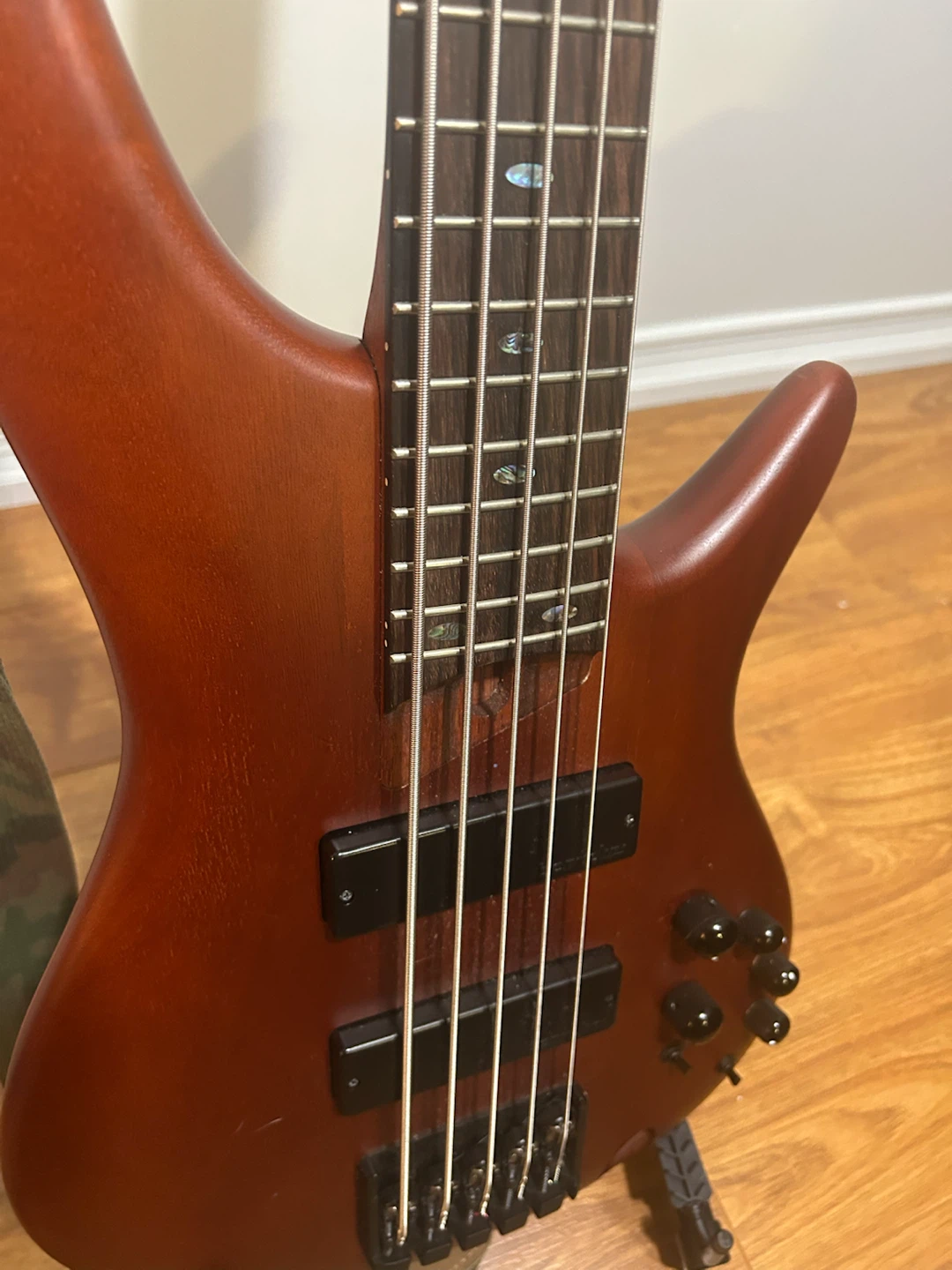 Ibanez SR505 Soundgear (SDGR) 5-String Bass