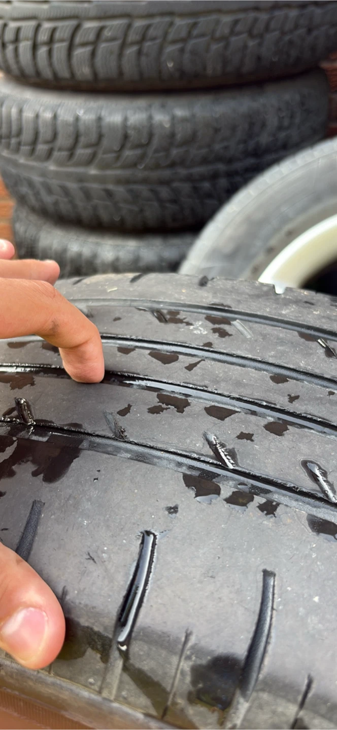 Nissan Tires and rims 235/65r18 - photo 3