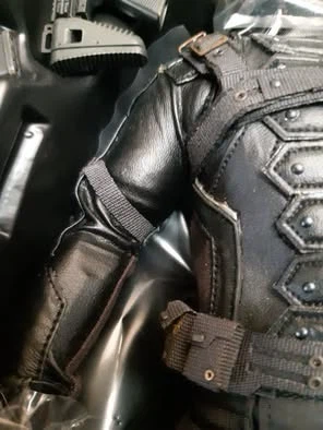 Hot Toys 1/6 scale Winter Soldier Collectible Figure - photo 5