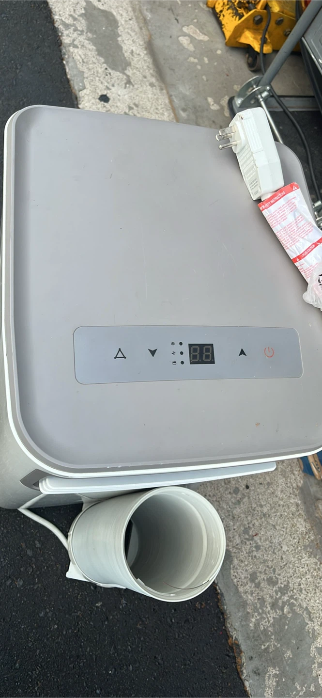 6000btu Comfee Portable Air Conditioner with Exhaust Hose - photo 2