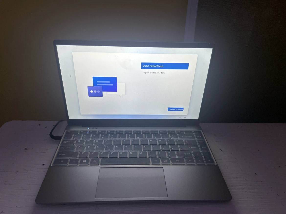 Notodd Laptop with Keyboard protecter and charger
