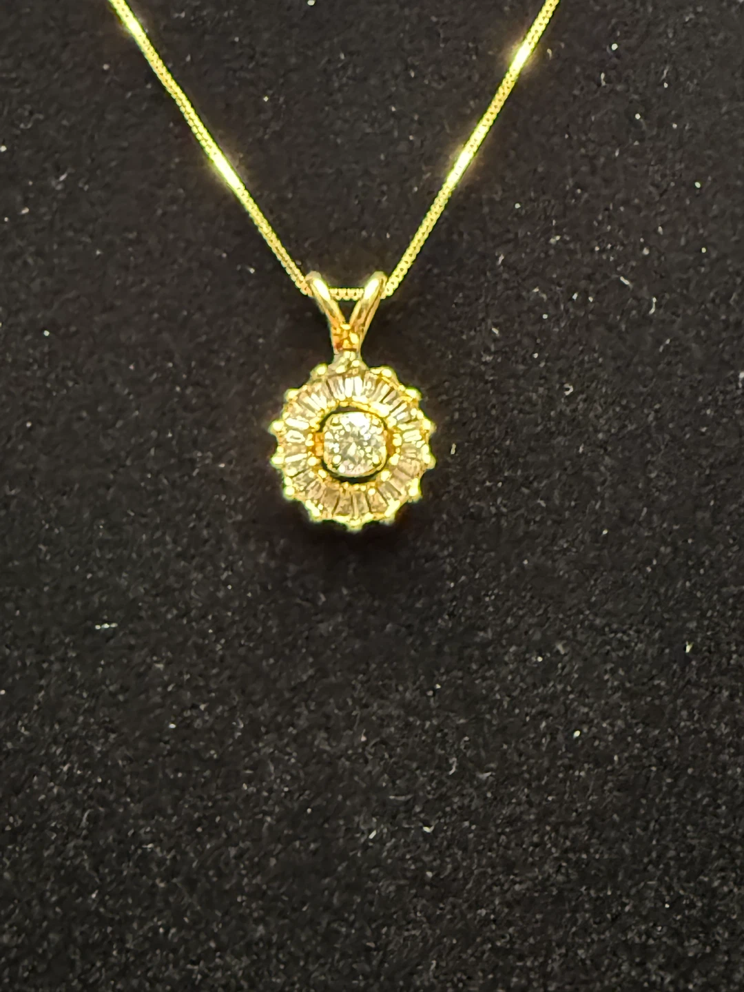 14K Gold 18” Necklace with Diamond Pendant