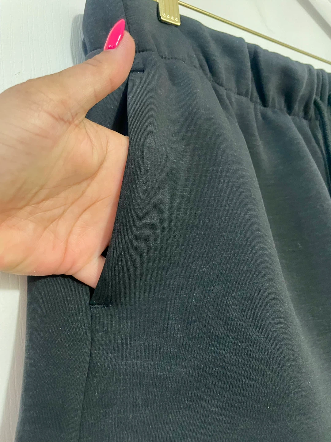 NWT Lululemon Black Shorts Size L - photo 4