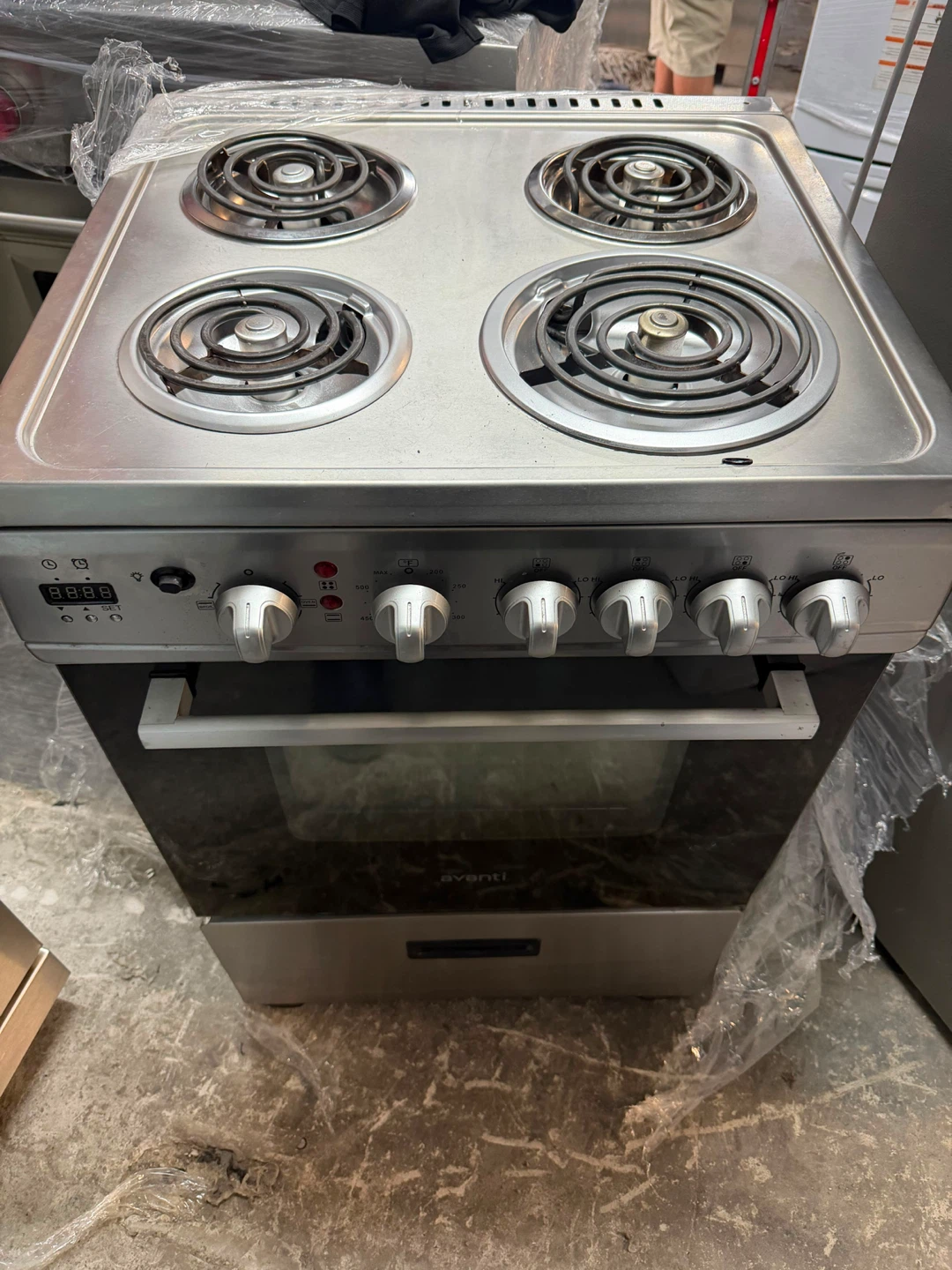 Aventi Electric Range - photo 2