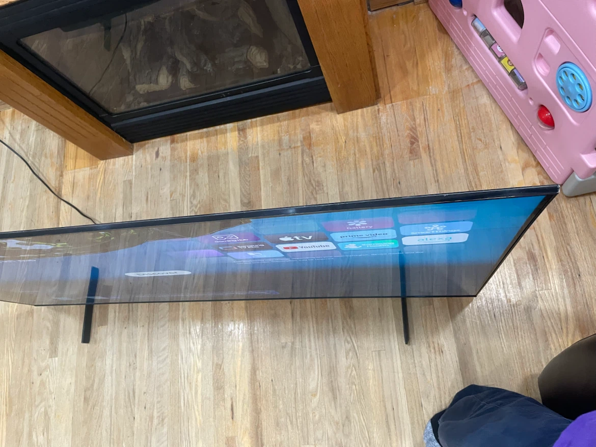 Tv 65” screen cracked Samsung - photo 5