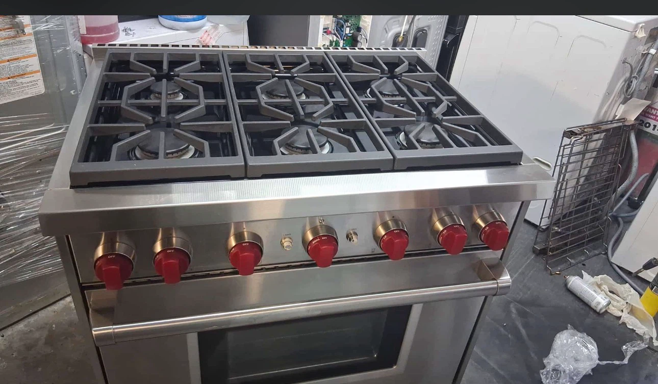 Wolf 36" Gas Range with 6 Burners