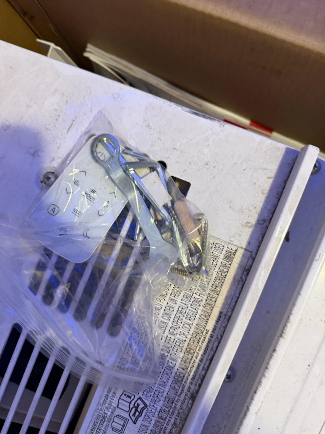 Toshiba Window Air Conditioner RAC-WK0812ESCWRC - photo 3