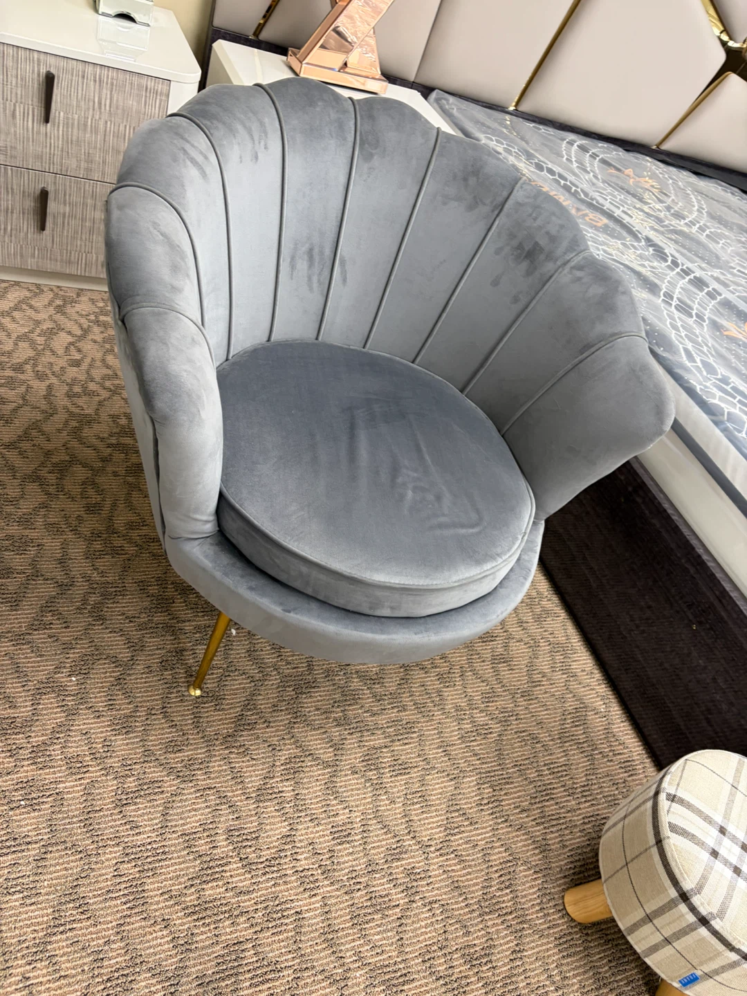 Grey Velvet Accent Chair - photo 2