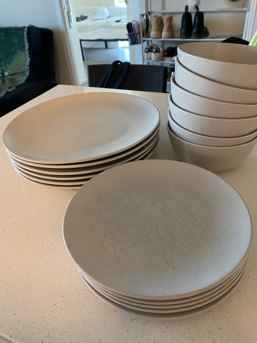 IKEA Set of 18 Plates and Bowls - photo 2