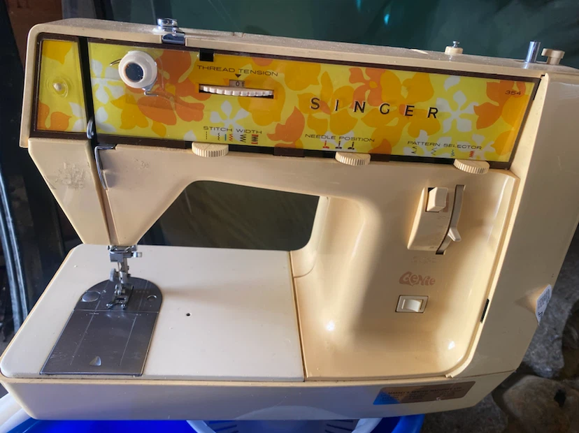 Singer Genie Sewing Machine