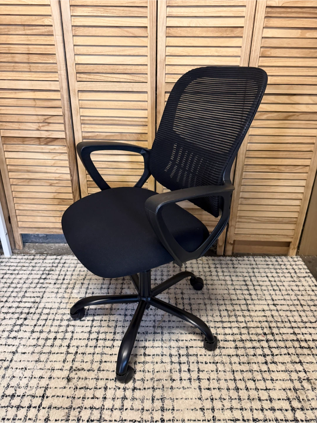 Black office chair - photo 2