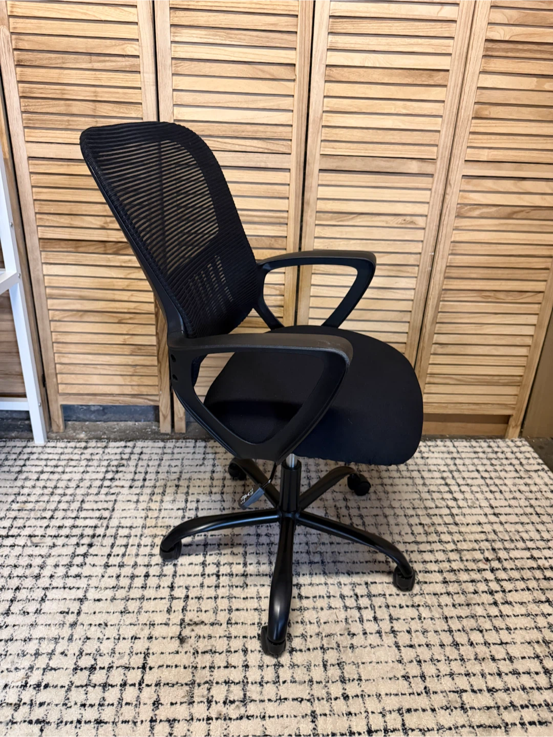 Black office chair - photo 3