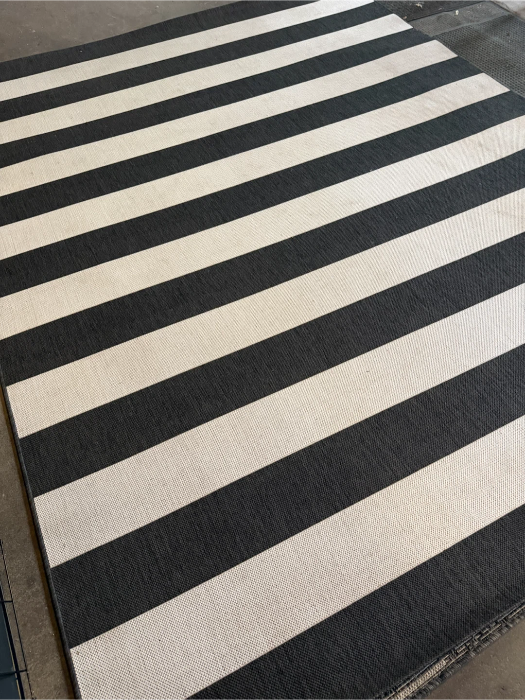 Black and White outdoor rug - photo 2