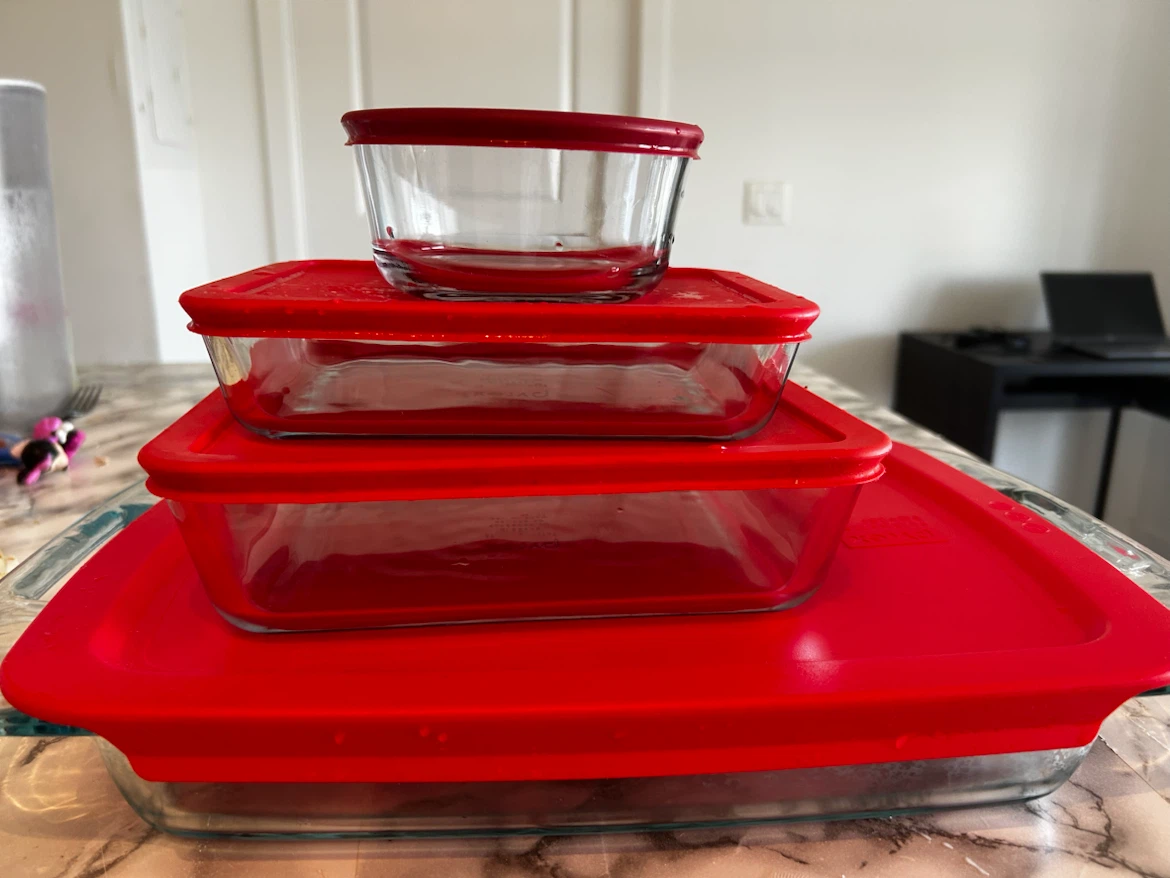 Pyrex Glass Food Storage Containers with Red Lids
