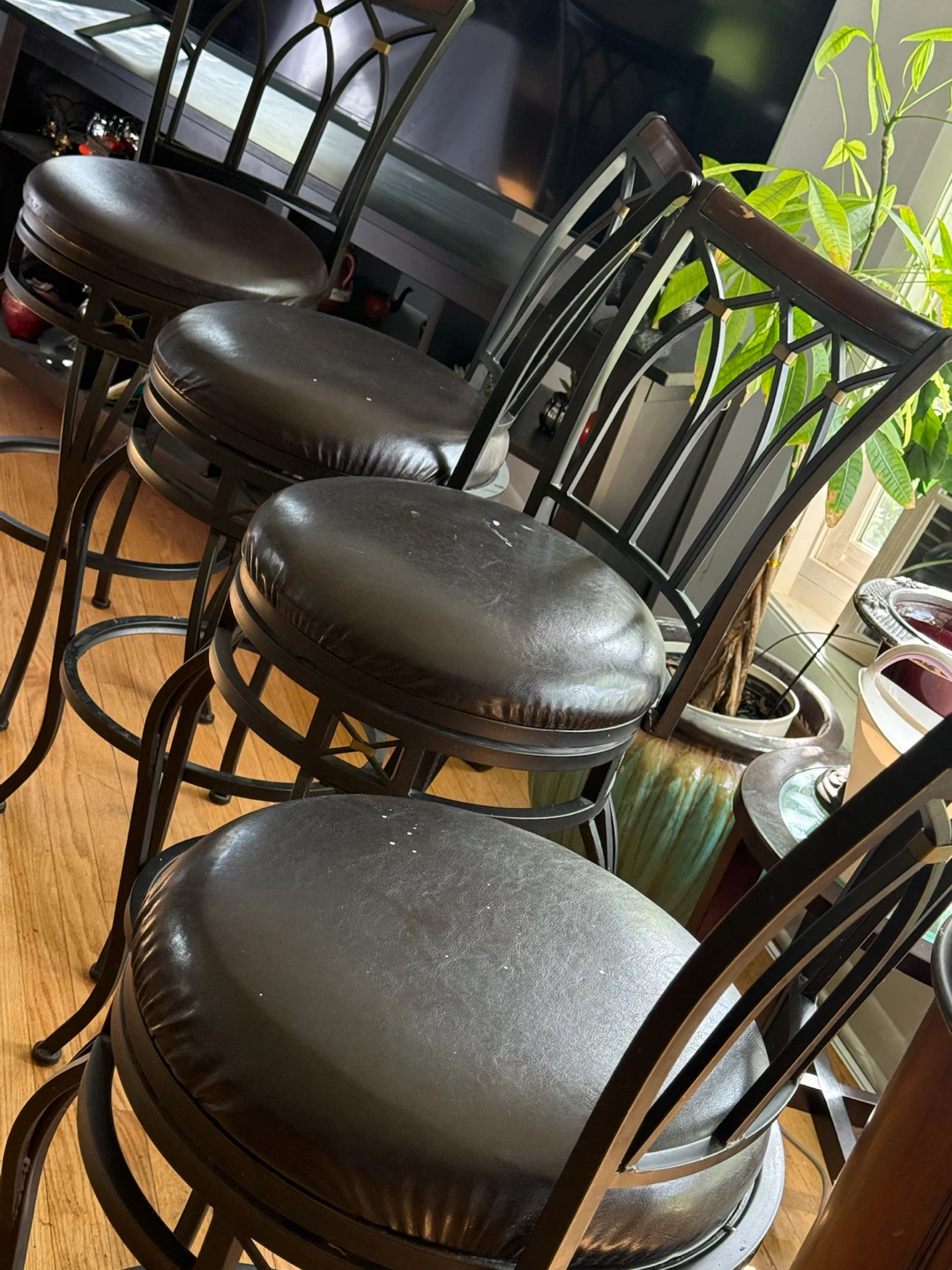 Set of 4 Swivel Bar Stools - photo 2