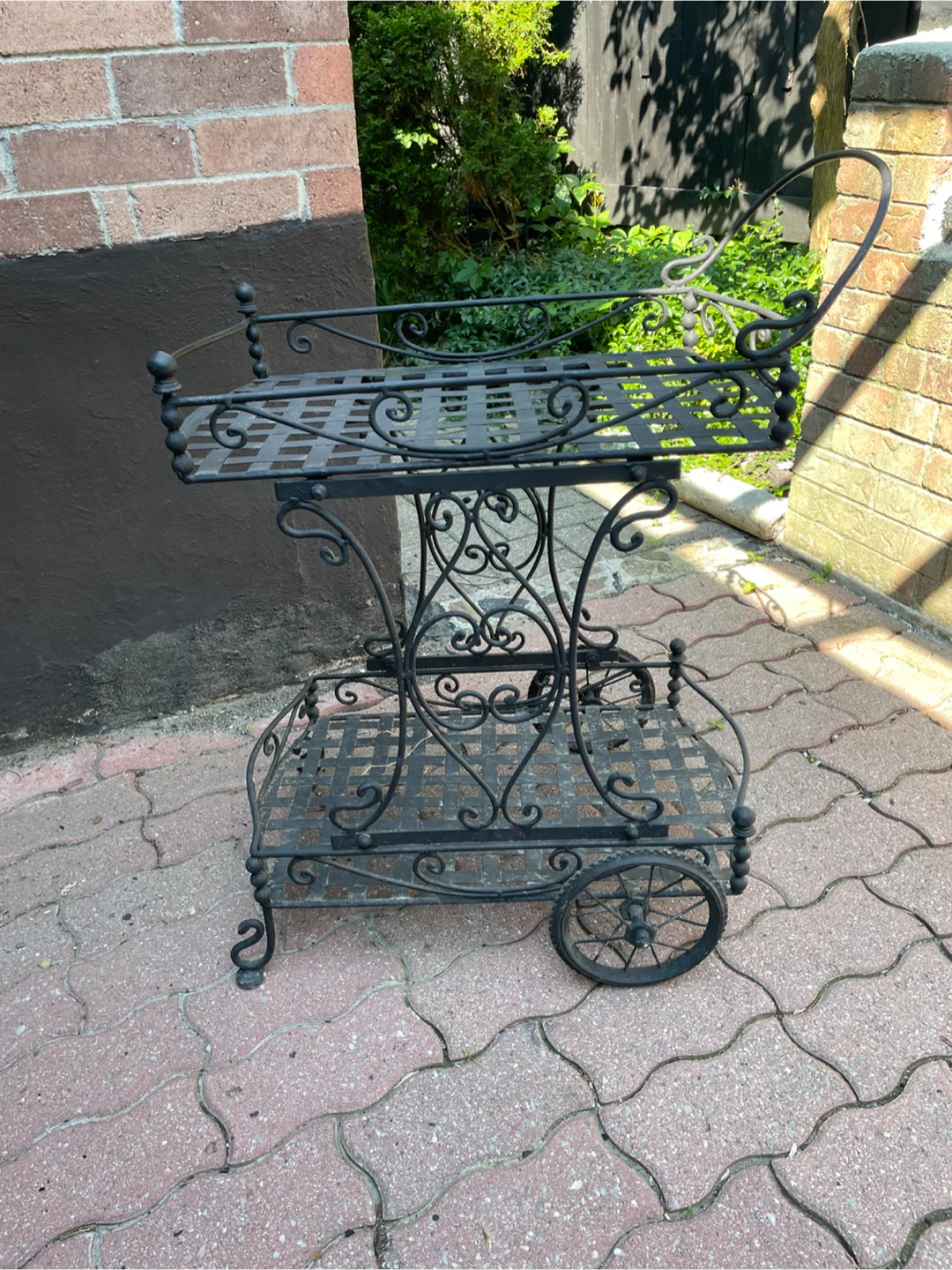 Cast aluminum Serving Cart - photo 2