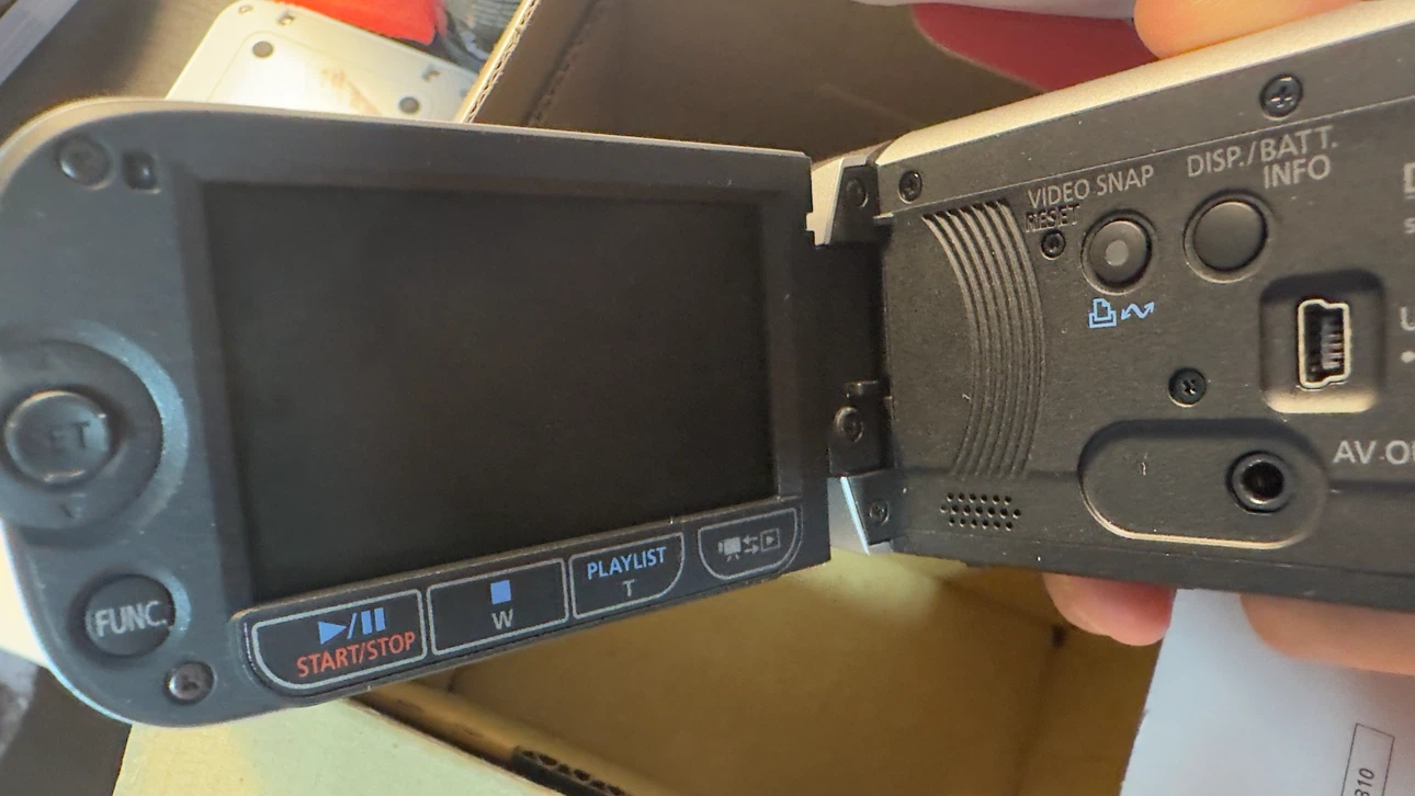 NEED GONE Canon Digital Camcorder with 41x Advanced Zoom - photo 4