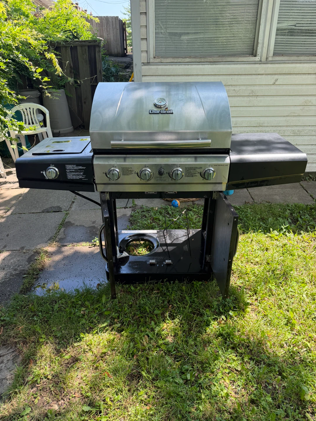 Char-Broil 4-Burner Gas BBQ Grill w/ Side Burner - photo 4