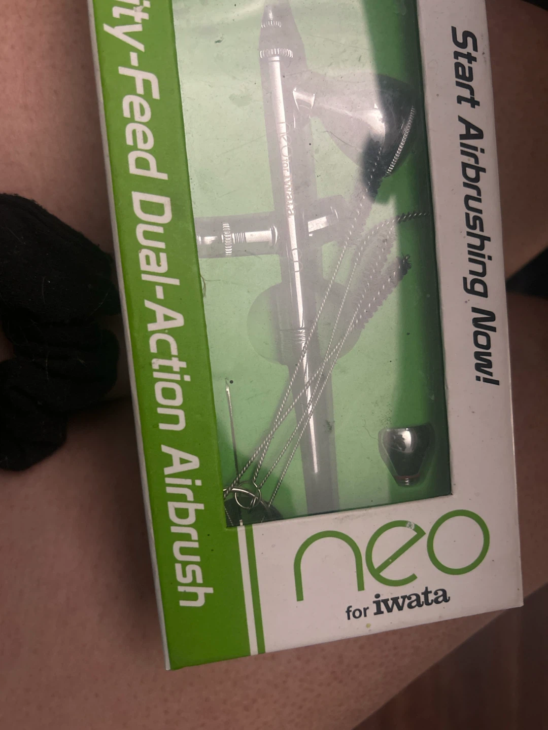 Iwata Neo Gravity-Feed Dual-Action Airbrush