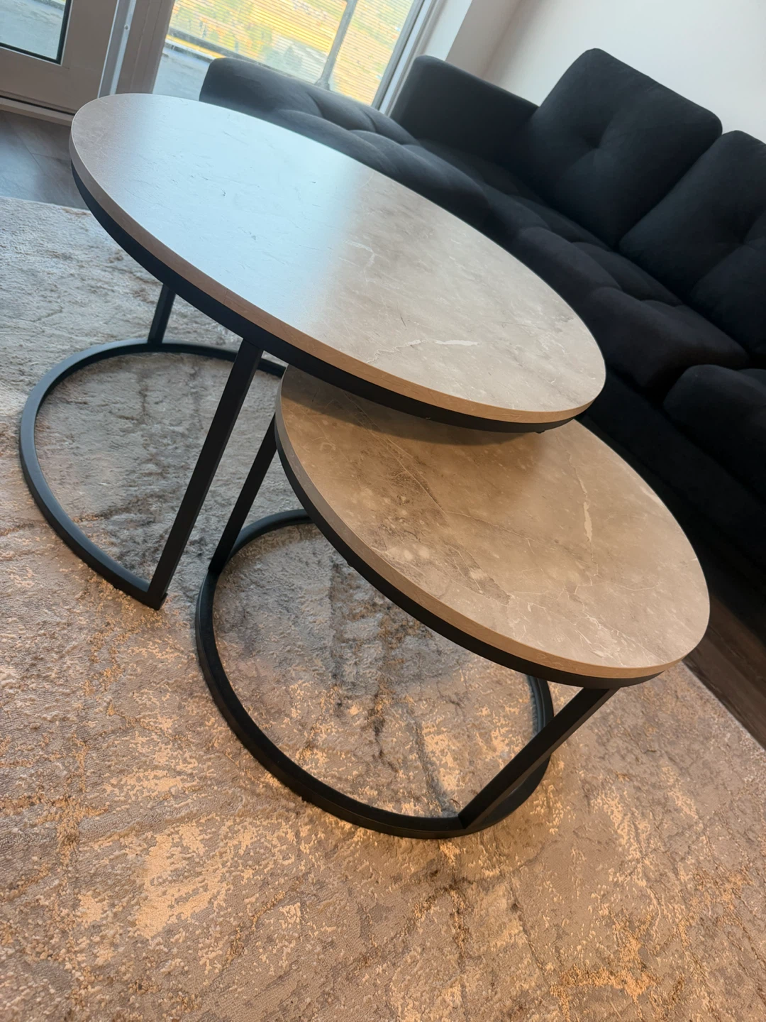 Set of 2 Round Nesting Coffee Tables