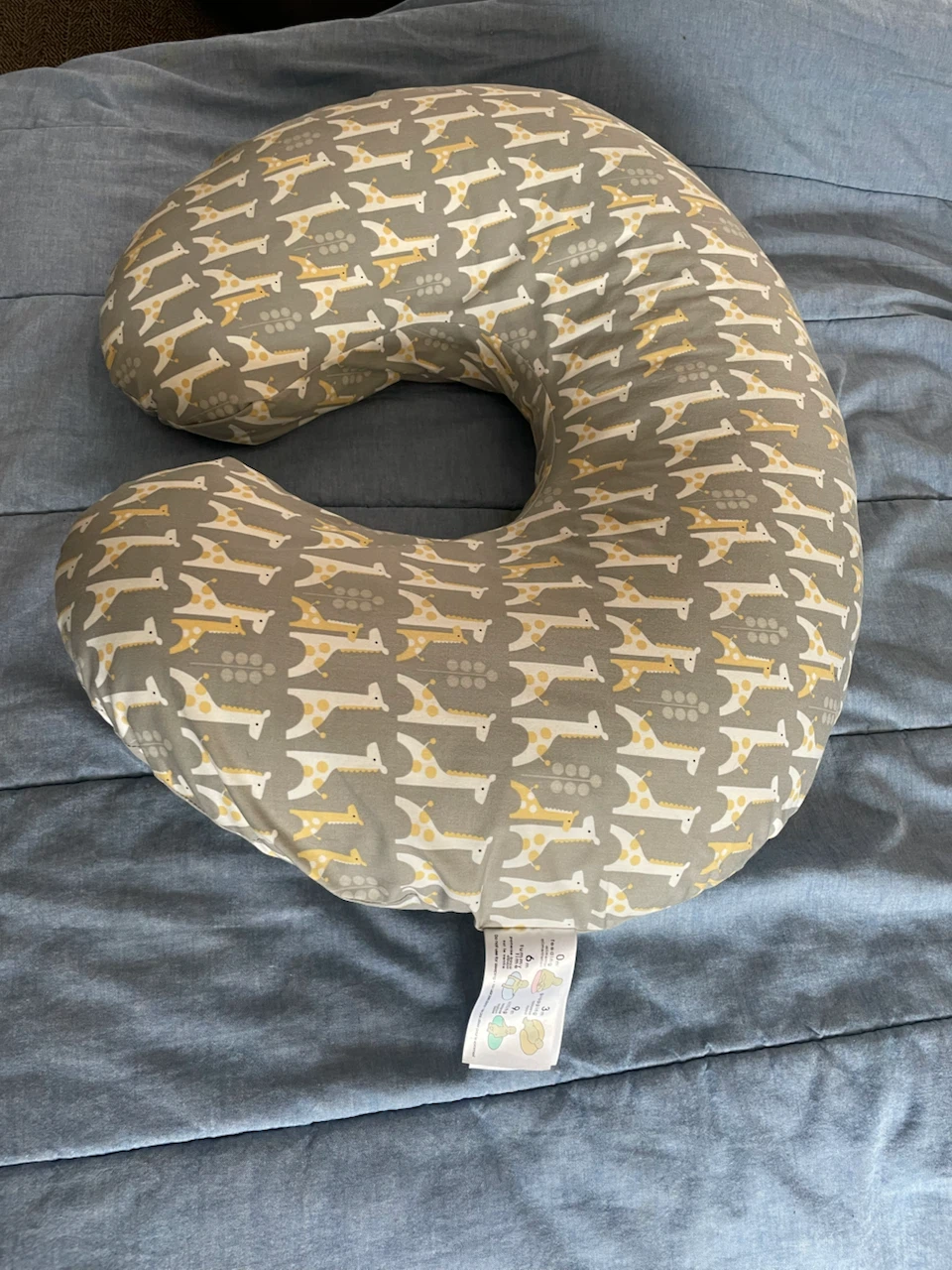 Boppy Nursing Pillow Giraffe Print - photo 3