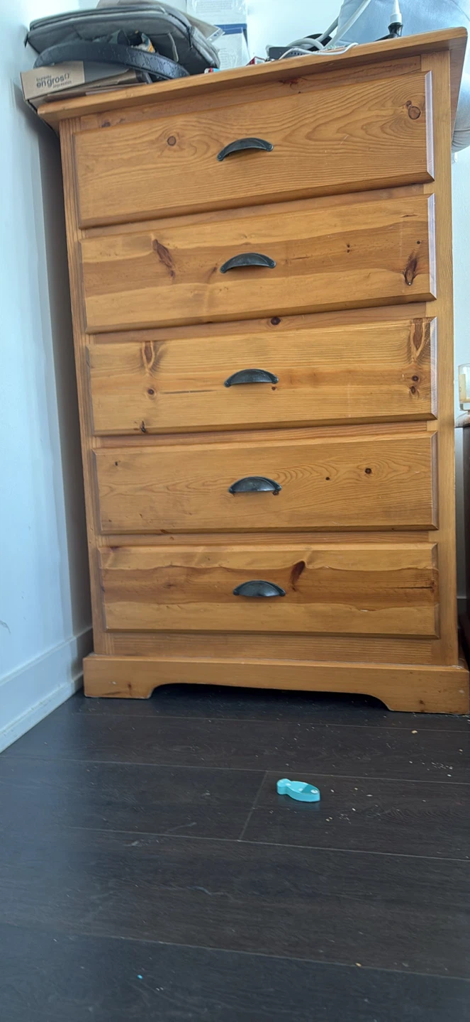 Pine 5-Drawer Dresser