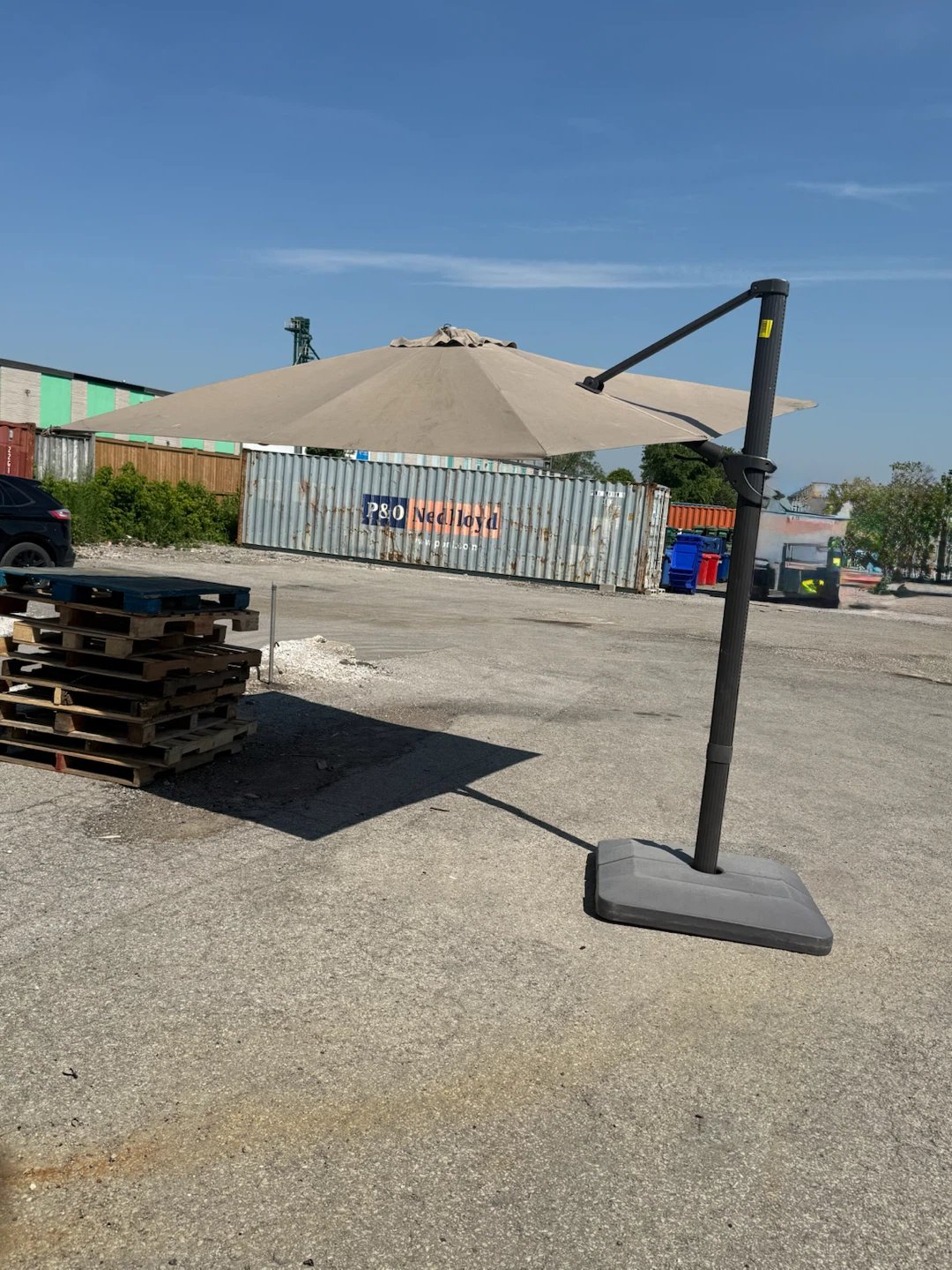 Patio umbrella 10 ft x 13 ft