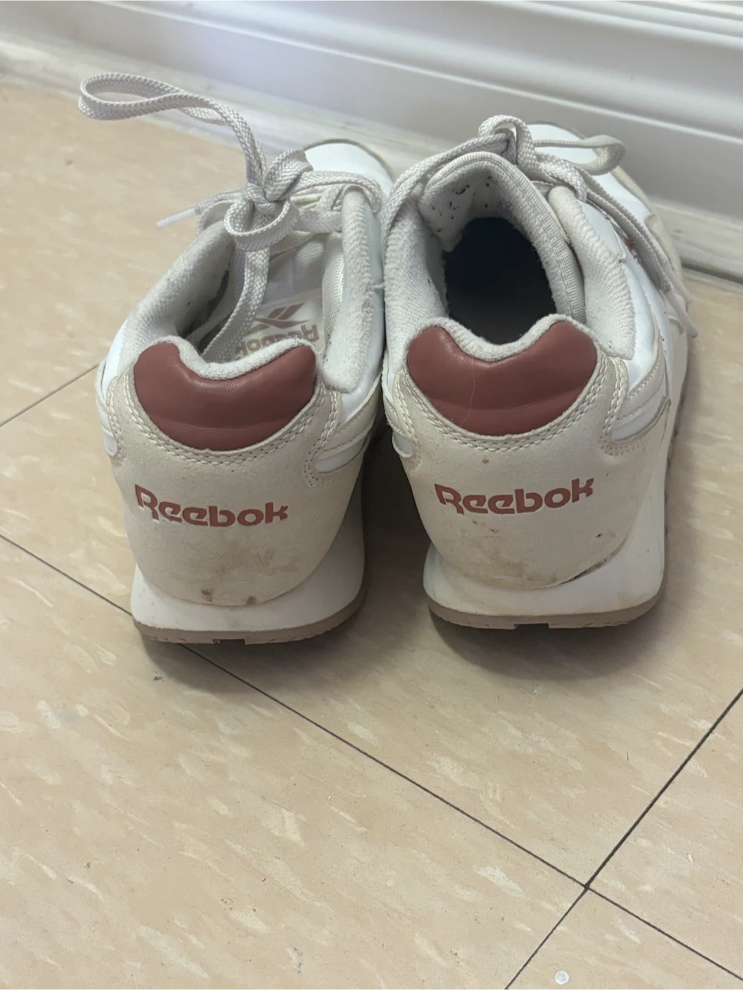 Reebok White/Red Athletic Shoes - photo 2