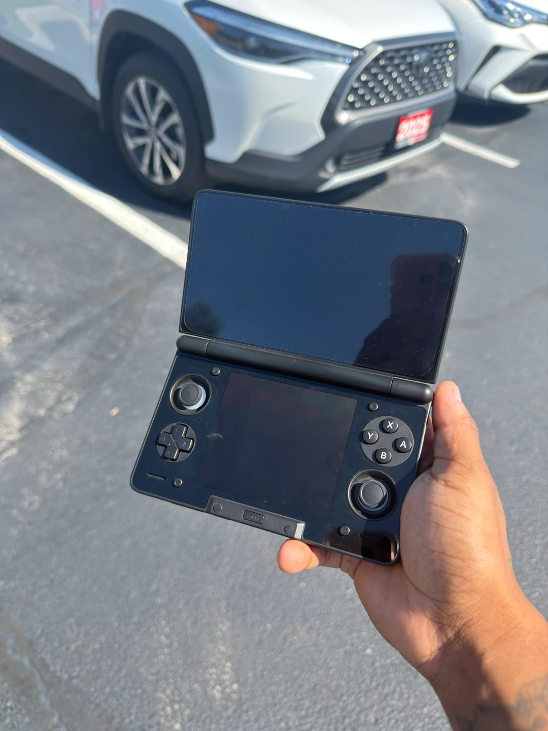 AYN Odin Thor Max Handheld Gaming Console - photo 2