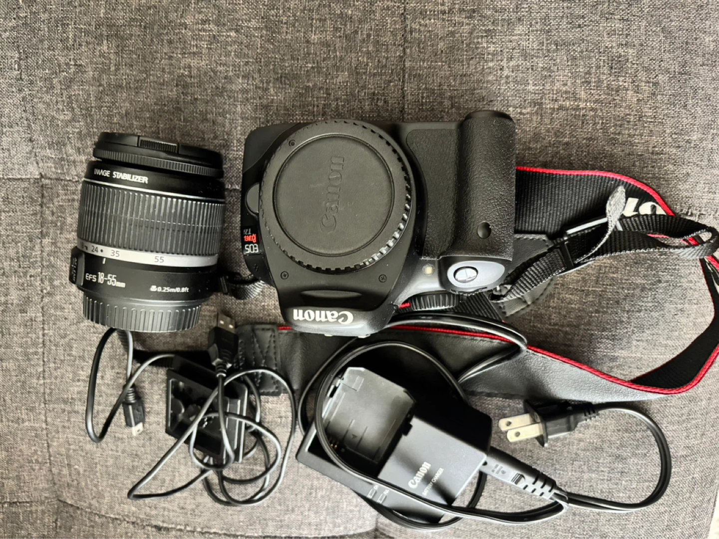 Canon EOS Rebel T2i DSLR Camera with 18-55mm Lens Kit