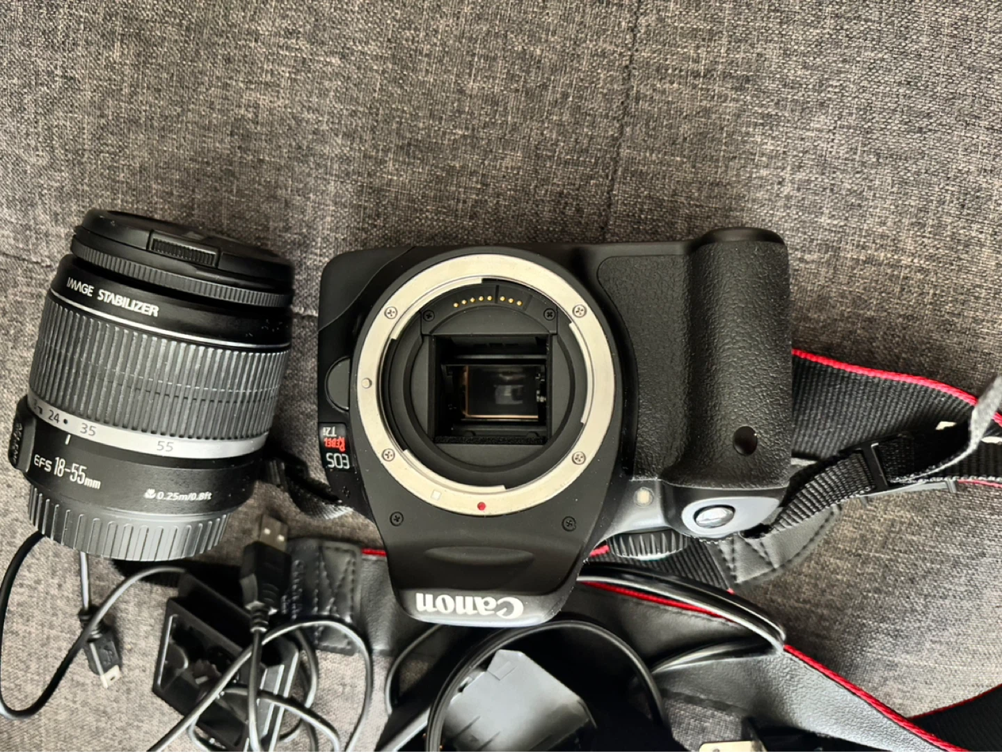 Canon EOS Rebel T2i DSLR Camera with 18-55mm Lens Kit - photo 2